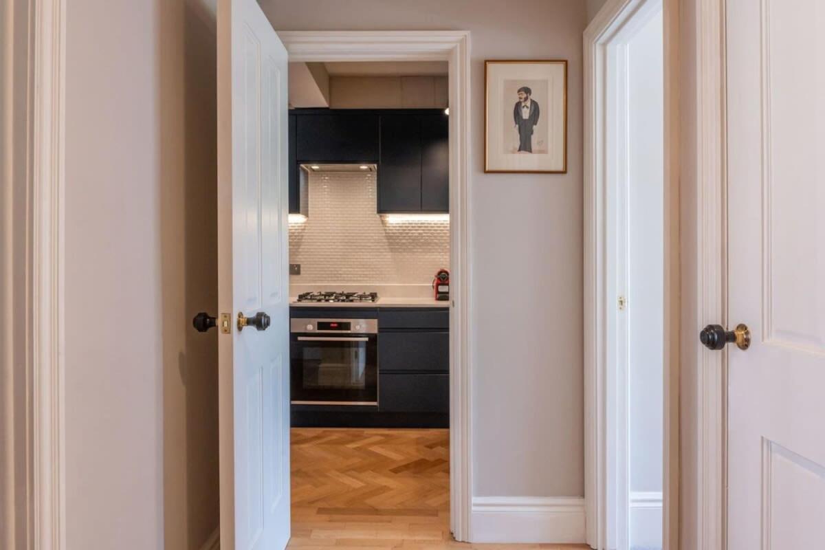 A Regal Abode - Marylebone - By Frankie Says Apartment London Exterior photo